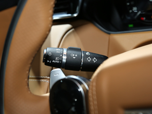 2020380PS R-Dynamic HSE п؅^