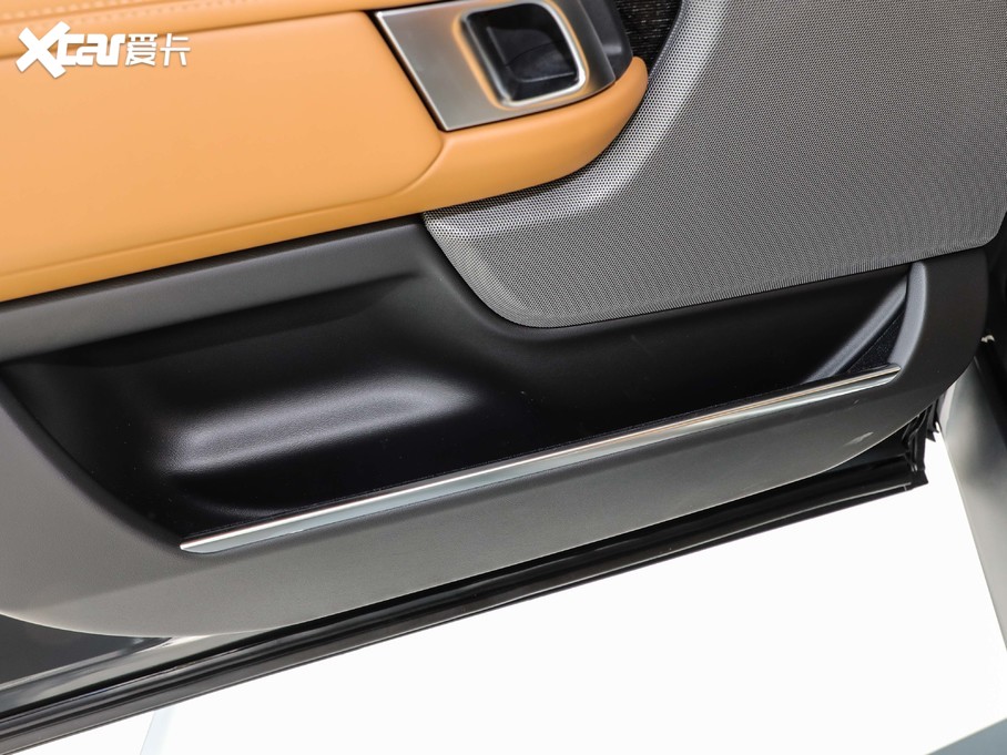 2021 3.0 L6 50LƼo