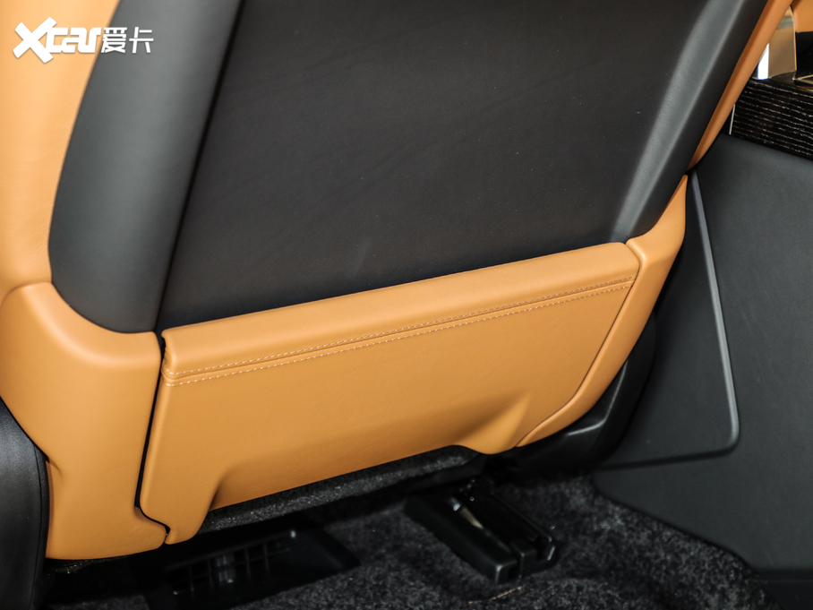 2021 3.0 L6 50LƼo