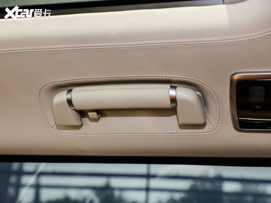 2021 3.0 L6 50LƼo