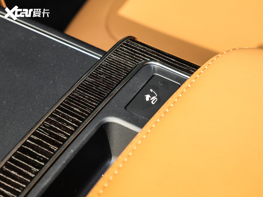 2021 3.0 L6 50LƼo