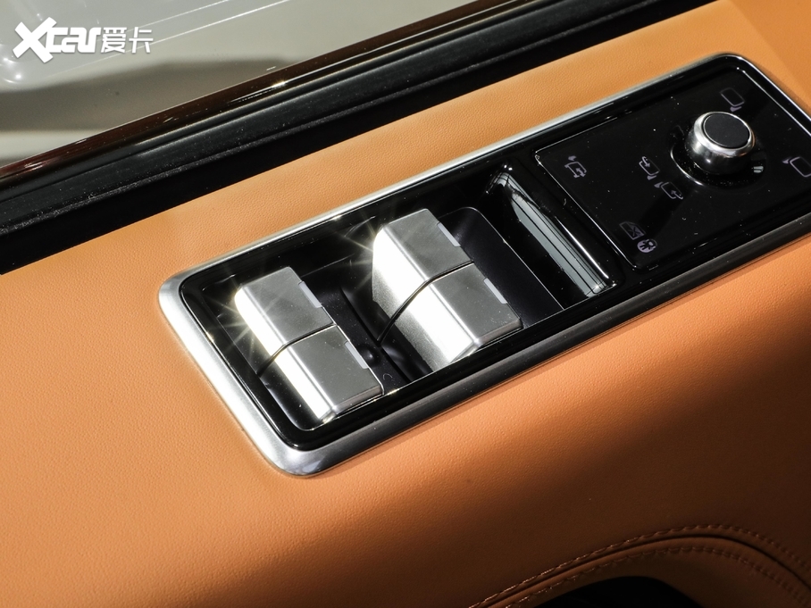 2021 3.0 L6 50LƼo