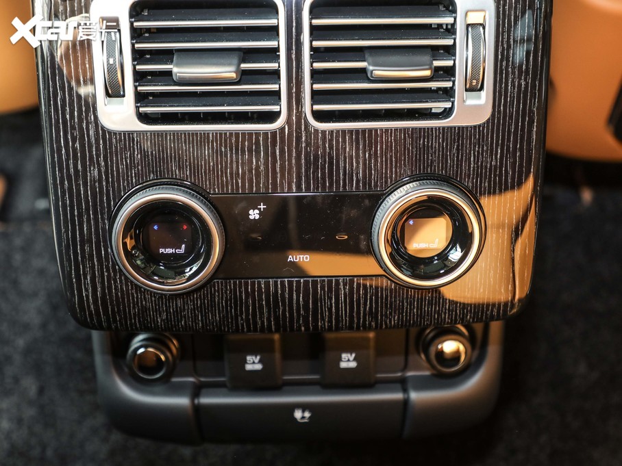 2021 3.0 L6 50LƼo