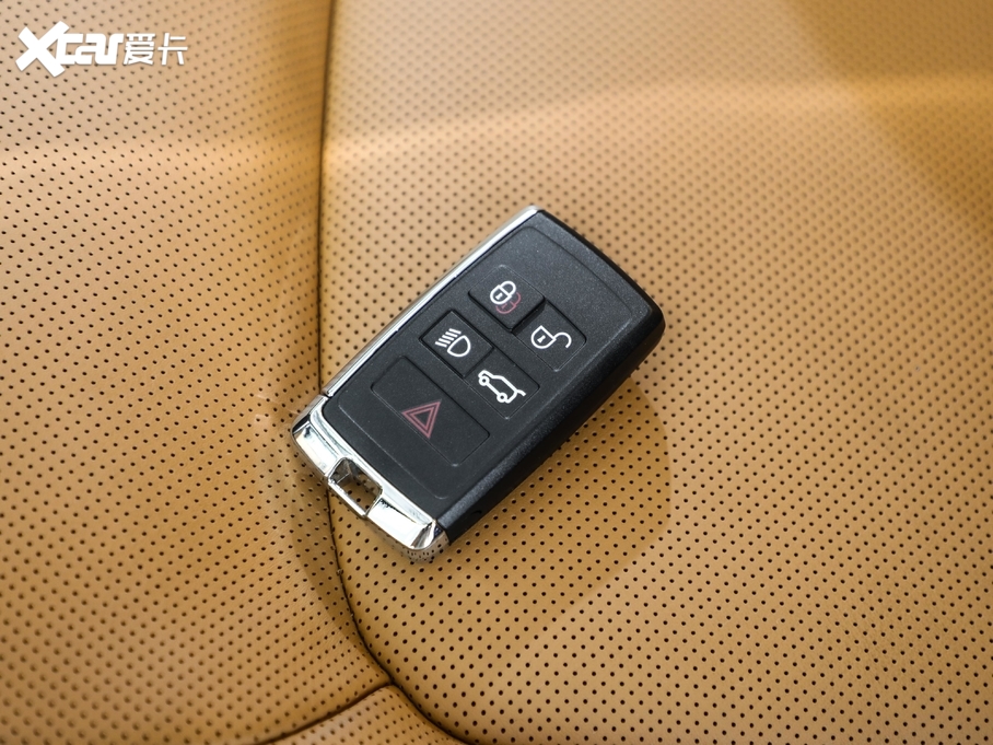 2021 3.0 L6 50LƼo