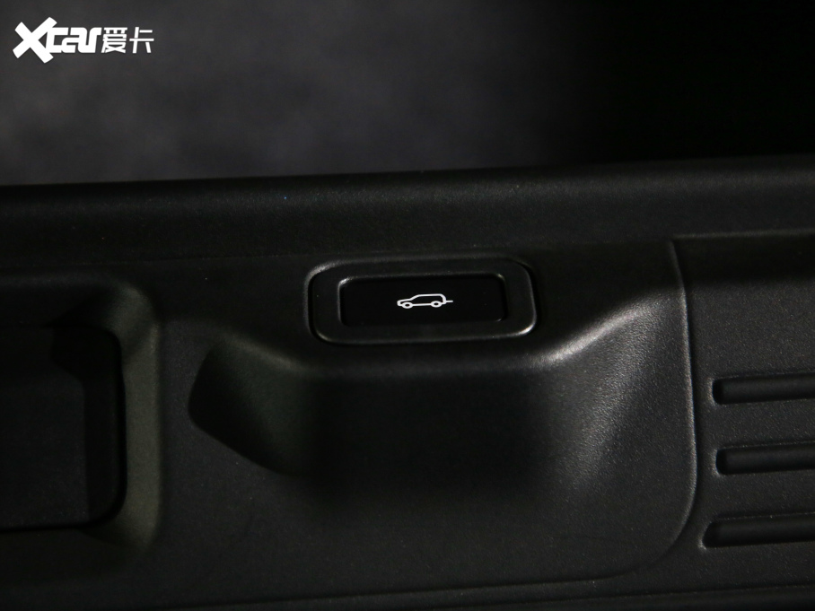 2021 3.0 L6 50LƼo