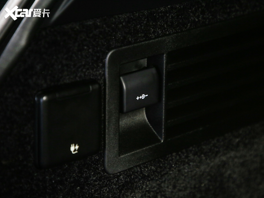 2021 3.0 L6 50LƼo