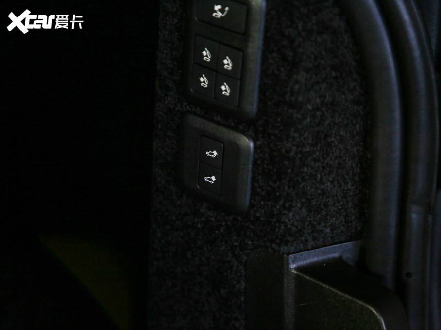 2021 3.0 L6 50LƼo