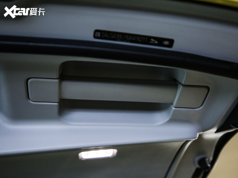 2021 3.0 L6 50LƼo