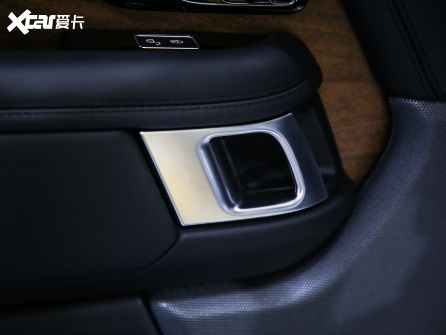 2021 3.0 L6 50LƼo