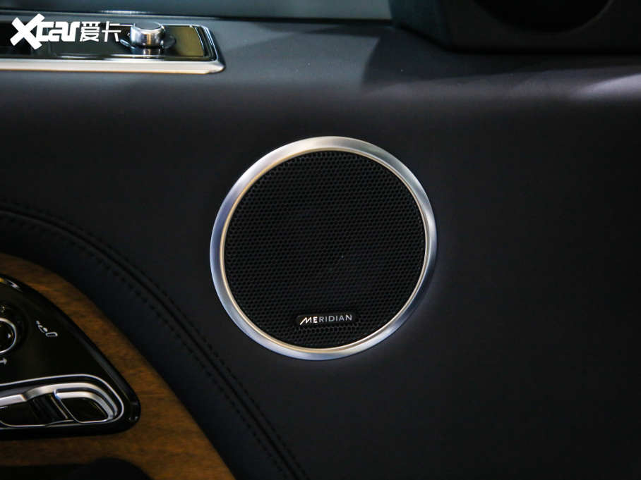 2021 3.0 L6 50LƼo