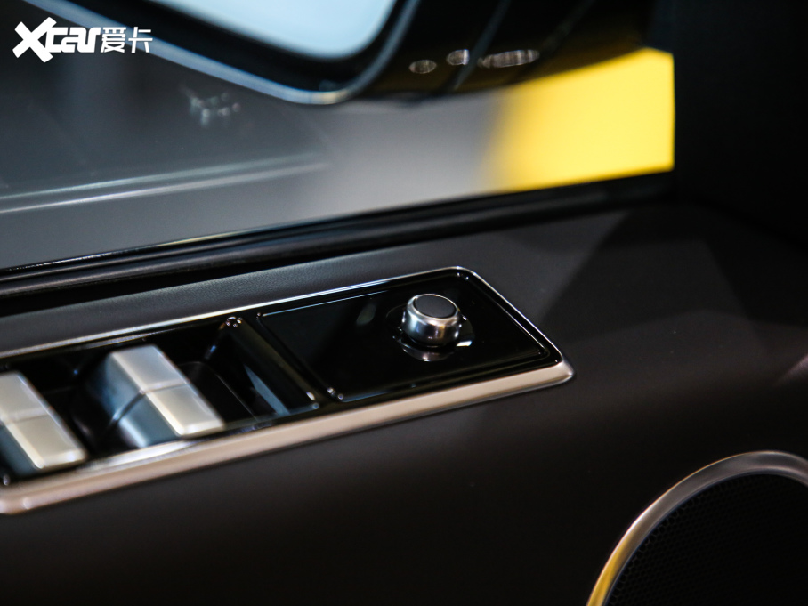 2021 3.0 L6 50LƼo