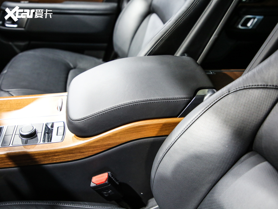 2021 3.0 L6 50LƼo