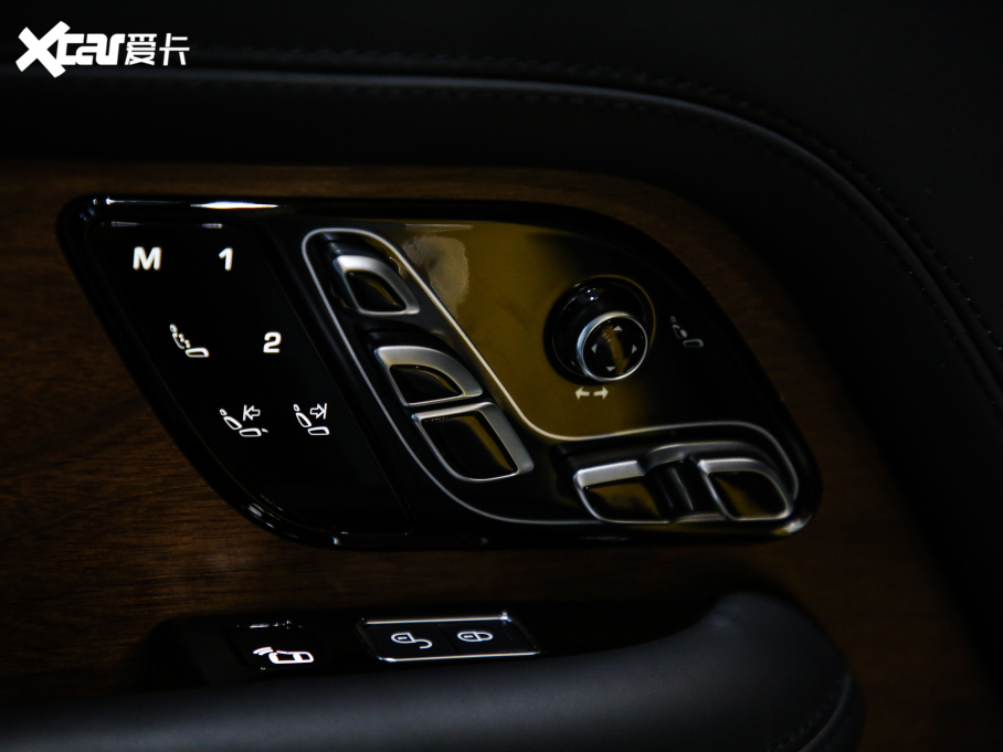 2021 3.0 L6 50LƼo