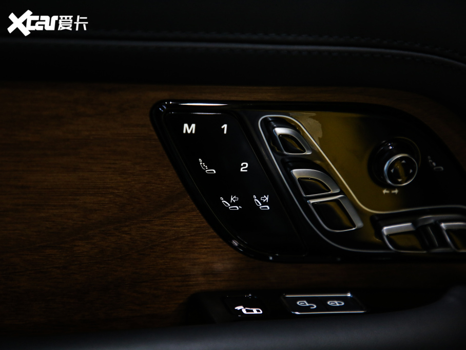 2021 3.0 L6 50LƼo