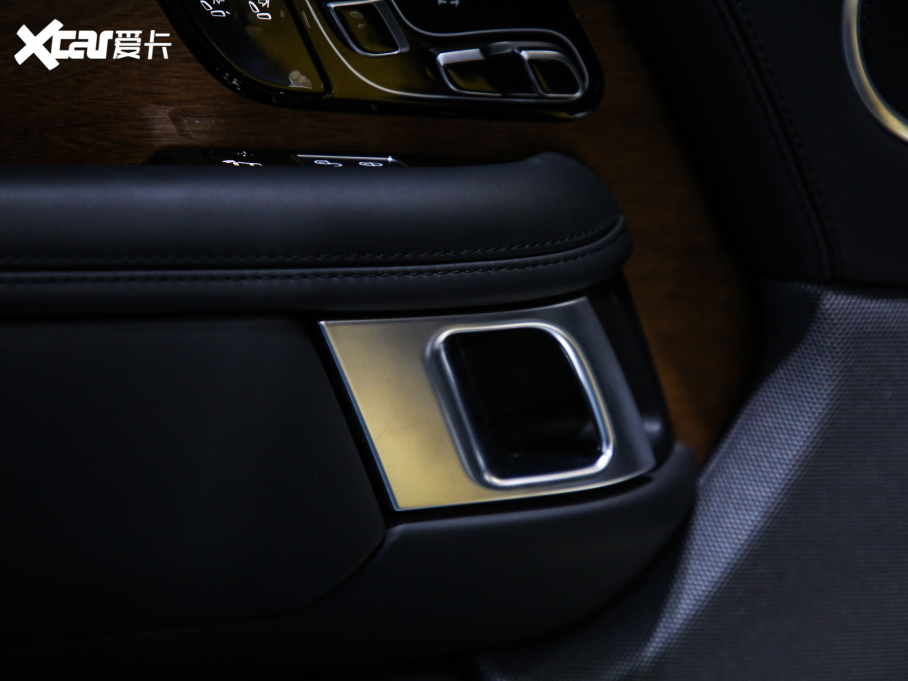 2021 3.0 L6 50LƼo