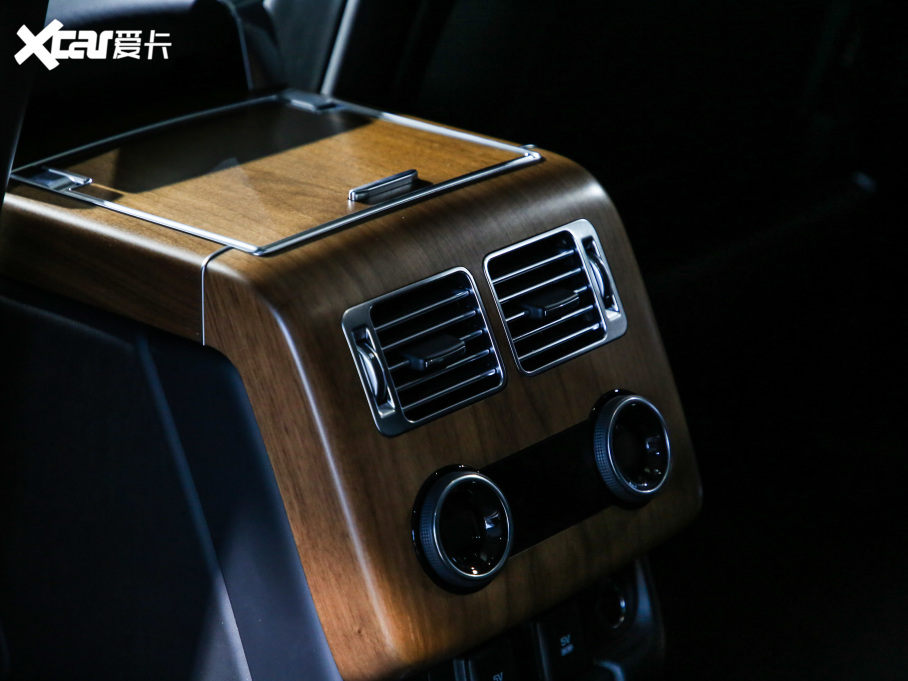 2021 3.0 L6 50LƼo