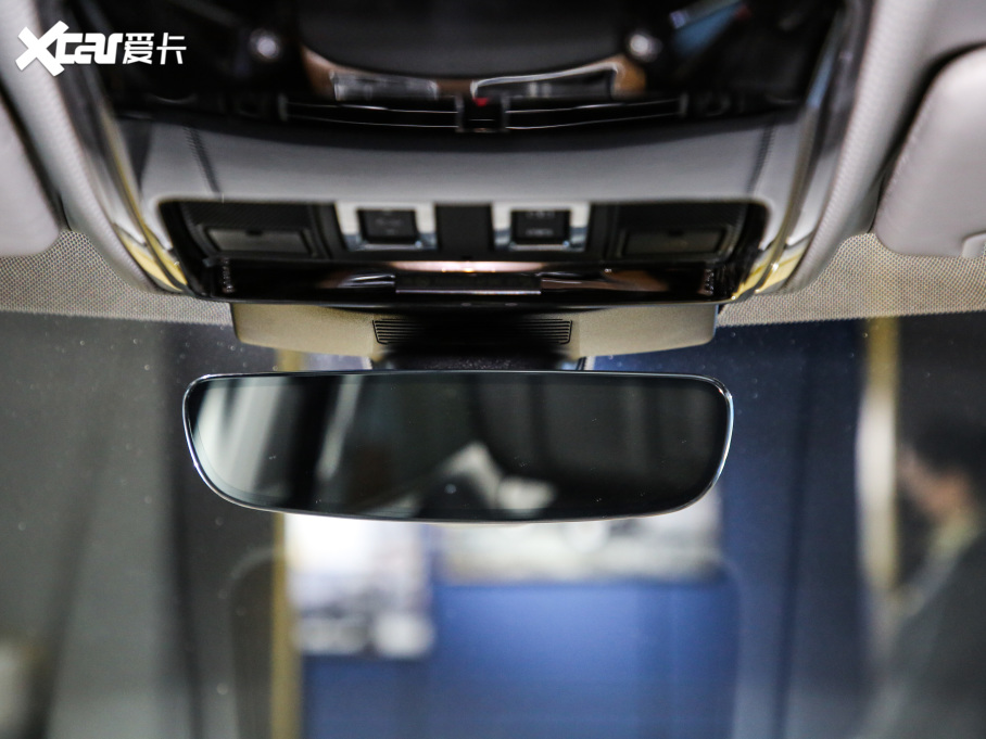 2021 3.0 L6 50LƼo