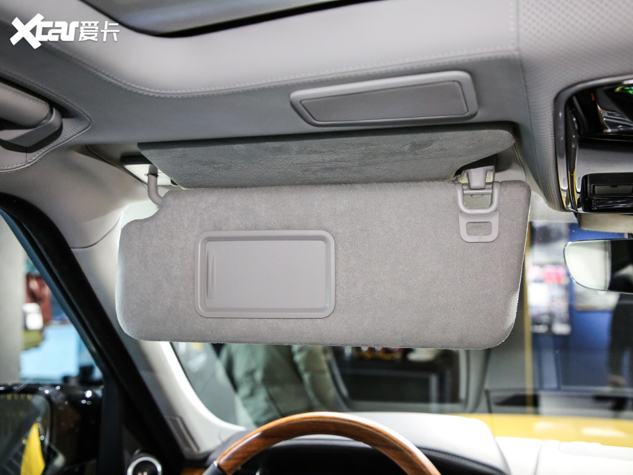 2021 3.0 L6 50LƼo