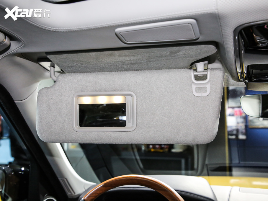 2021 3.0 L6 50LƼo