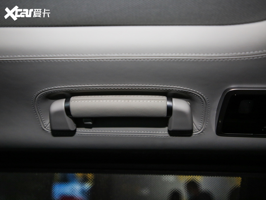 2021 3.0 L6 50LƼo