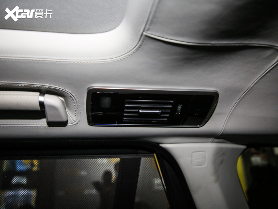 2021 3.0 L6 50LƼo