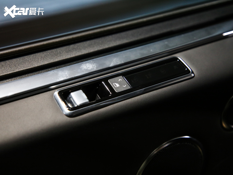 2021 3.0 L6 50LƼo