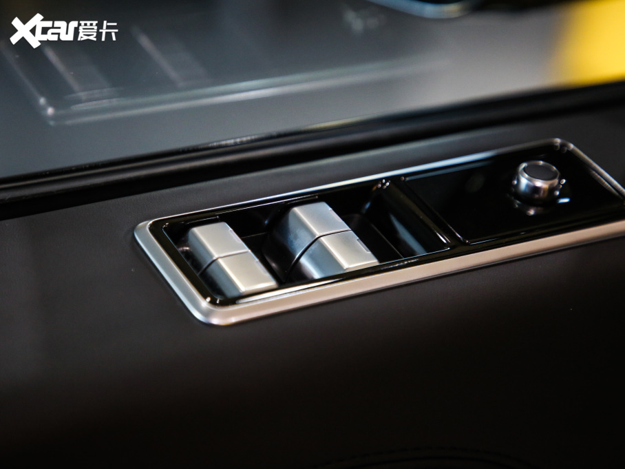 2021 3.0 L6 50LƼo