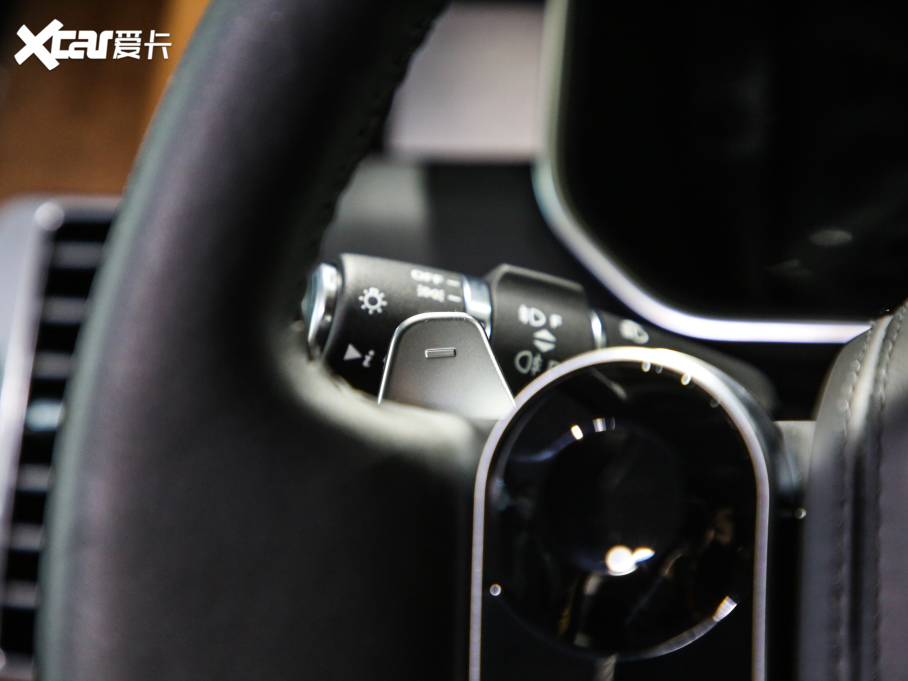 2021 3.0 L6 50LƼo