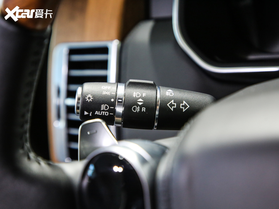 2021 3.0 L6 50LƼo