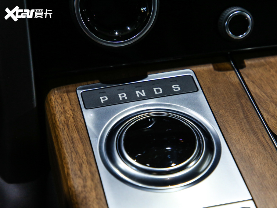 2021 3.0 L6 50LƼo