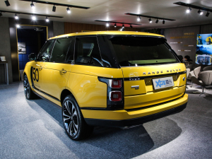 2021款3.0 L6 50周年风云纪念版 左后45度