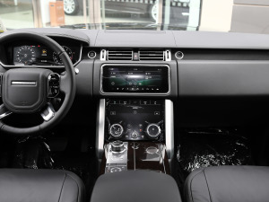 2021款3.0 L6 盛世版 中控台