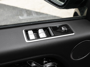 2021款3.0 L6 盛世版 主驾车窗控制区	