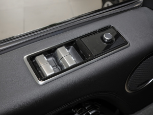 2021款3.0 L6 传世版 主驾车窗控制区	