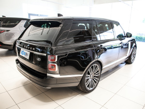 2021款3.0 L6 传世加长经典版 整体外观