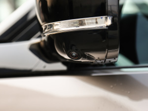 2021360PS R-Dynamic SE ^