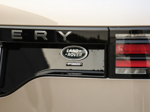 2021360PS R-Dynamic SE (x)(ji)^