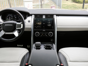 2021款360PS R-Dynamic HSE 中控台