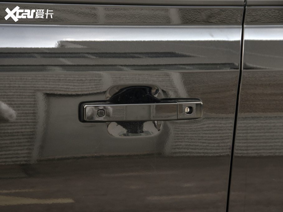 2021lʿ 110 P400 X-DYNAMIC HSE