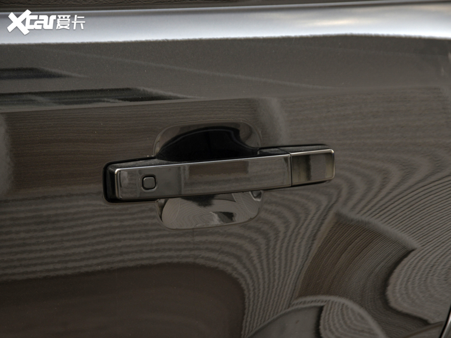 2021lʿ 110 P400 X-DYNAMIC HSE