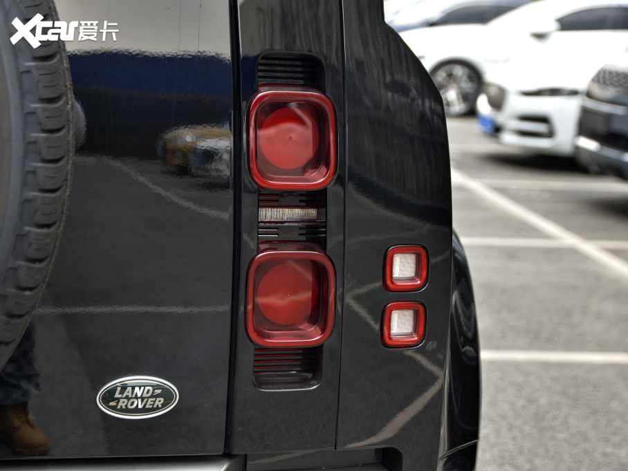 2021lʿ 110 P400 X-DYNAMIC HSE