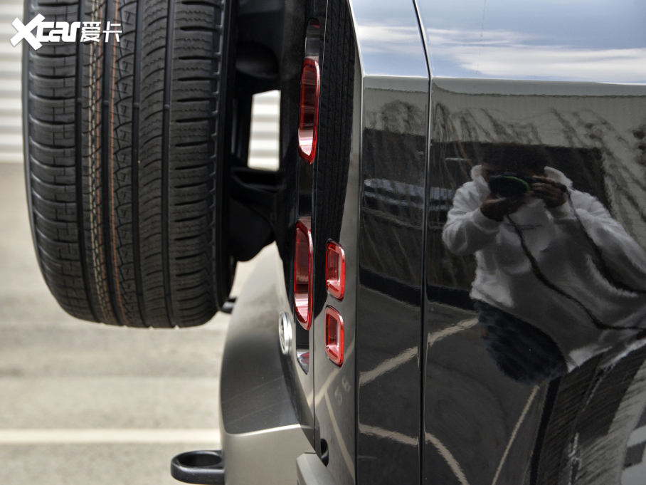 2021lʿ 110 P400 X-DYNAMIC HSE