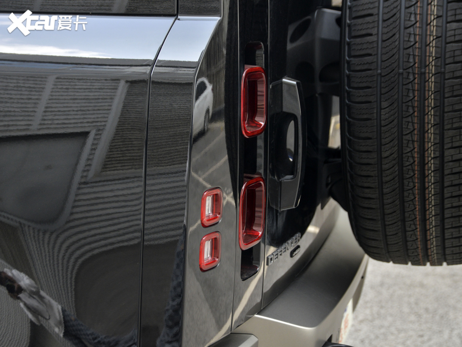 2021lʿ 110 P400 X-DYNAMIC HSE