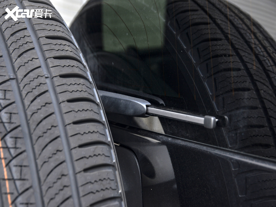 2021l(wi)ʿ 110 P400 X-DYNAMIC HSE