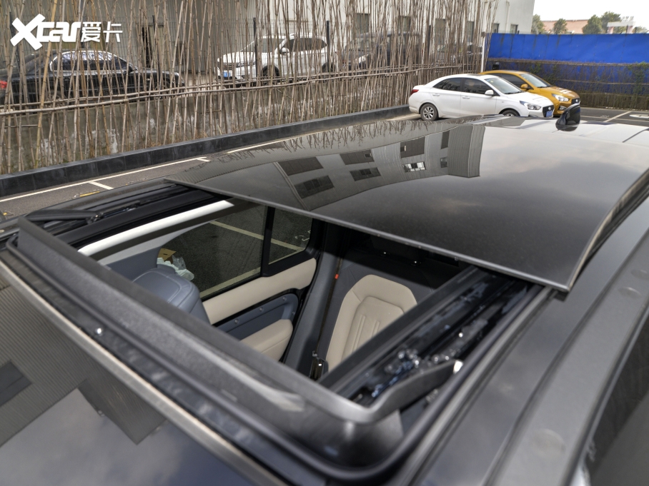 2021lʿ 110 P400 X-DYNAMIC HSE