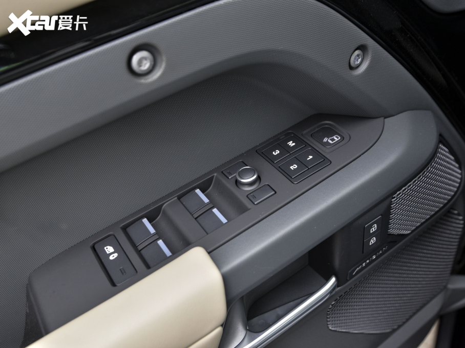 2021lʿ 110 P400 X-DYNAMIC HSE