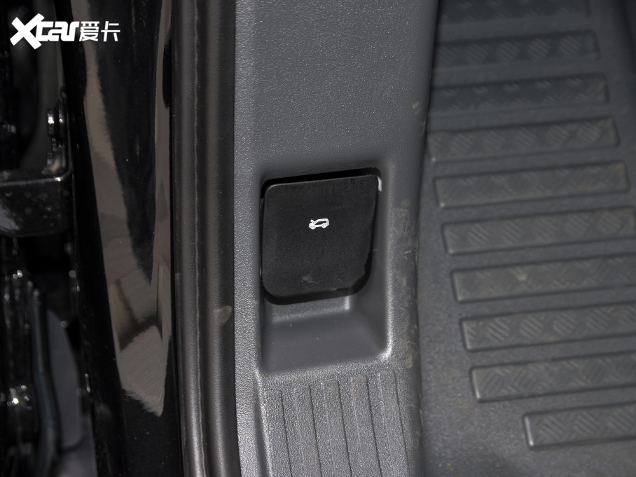 2021lʿ 110 P400 X-DYNAMIC HSE