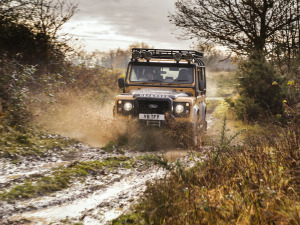 2021Defender Works V8 Trophy w^