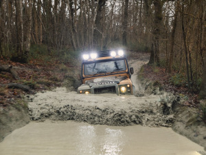 2021Defender Works V8 Trophy w^