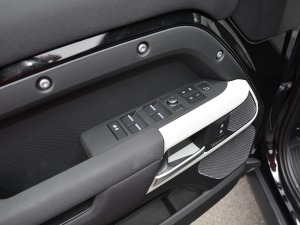 2021110 P400 SE {܇ƅ^	